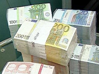 pile of banknotes